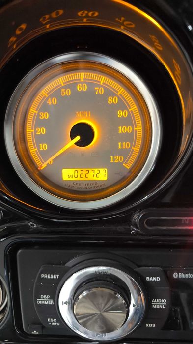 Продавам Harley-Davidson Street Glide