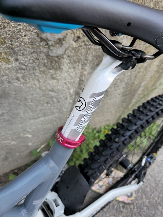 Commencal Supreme 27.5 2020г. М размер Fox 40 Elite, Fox Shox Kashima Float X2 Алуминиев Downhill велосипед