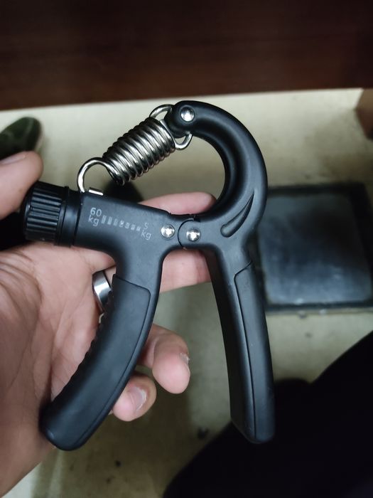 Эспандер черный 5-60кг