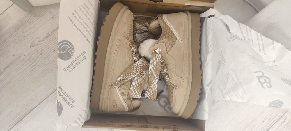 Pantofi sport UGG  cu insertii de piele intoarsa Lowmel, Maro nisip