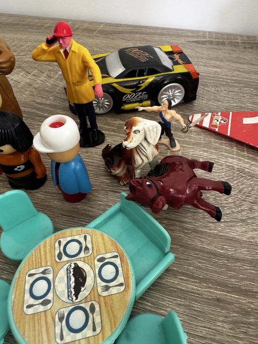 Лот от различни играчки