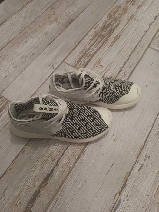 Маратонки Adidas 36 номер