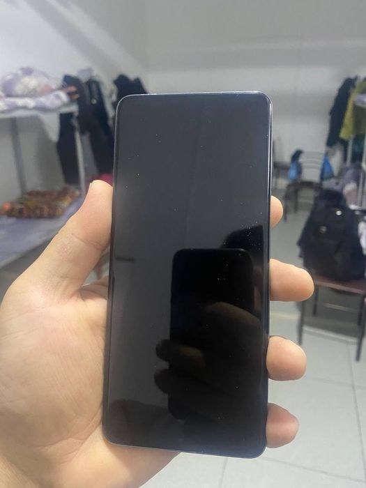 S20+5G 256 ga  12 ram  XOLATI IDEAL