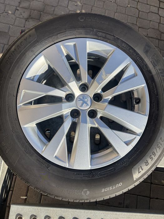 Гуми с джанти 5х108 DOT22 215/65/17