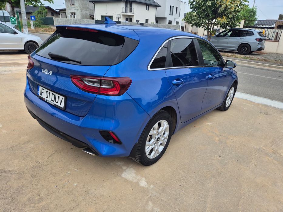 Kia Ceed 1.5  Hibrid 160 cp 7 DCT Unic proprietar