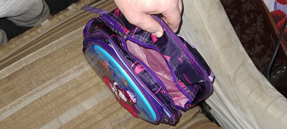 Портфель девчонкам