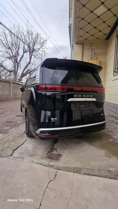 Denza D9 продам авто кроссовер 7 мест