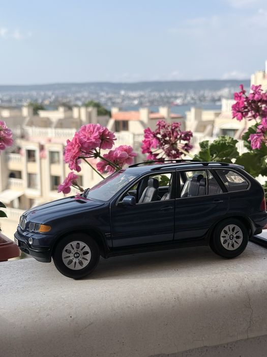 Колекционерски модел BMW X5 E53 3.0d Kyosho 1:18