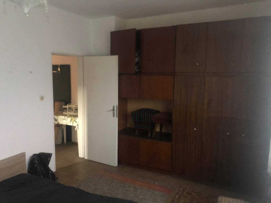 Продава се Тристаен апартамент в Пловдив, Христо Смирненски - 82 кв.м за 1159 €/кв.м - Снимка #2