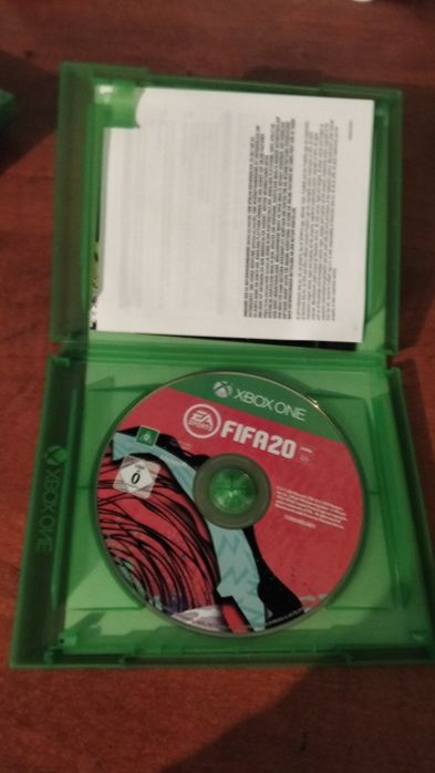 Vând jocuri Xbox one s .. FIFA 19 și 18 .f 2017.fifa 16.fifa 20