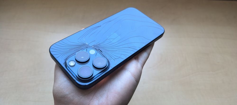 iPhone 15 PRO 128GB Blue Titanium_Exceptie Spate Spart (88% health)