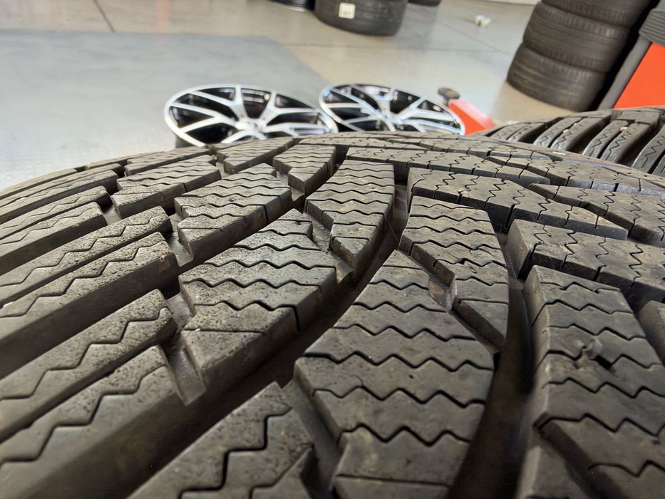 4бр. КАТО НОВИ Зимни Гуми С Борд 275/45R/20 -FIRESTONE- DOT:4624- 7.8мм+7.1мм