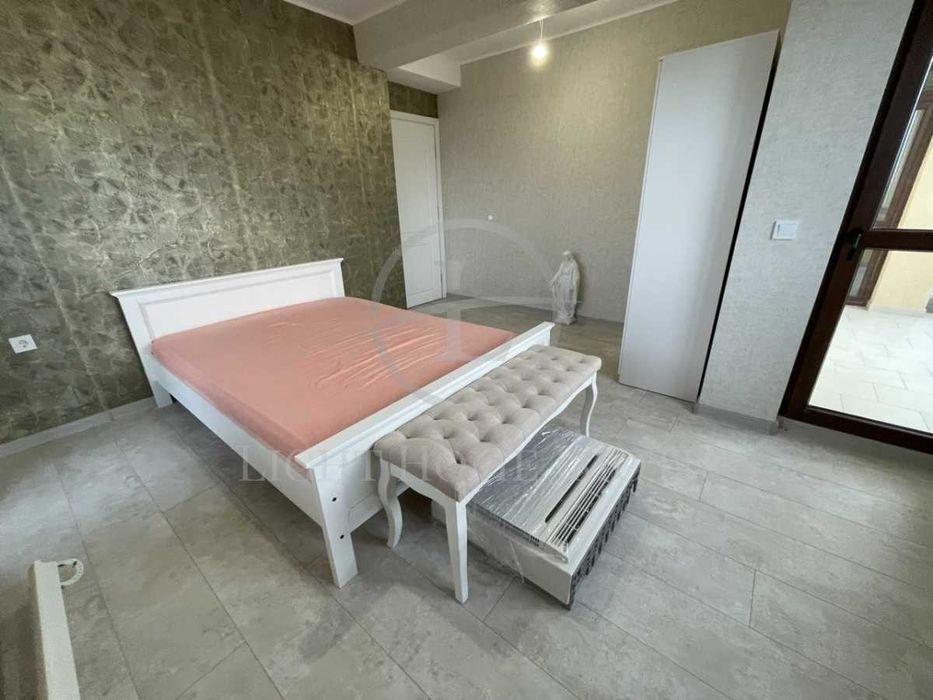 Продава се Четиристаен апартамент в Пловдив, Остромила - 145 кв.м за 1518 €/кв.м - Снимка #6