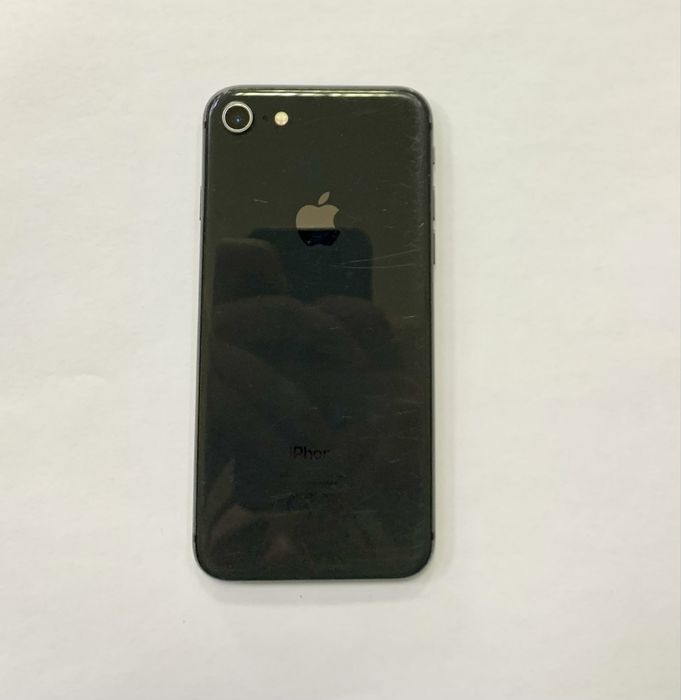 iPhone 8 за части