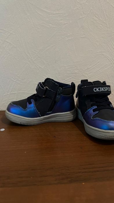 Ботинки мальчуковые , демисезонные 22 раз..