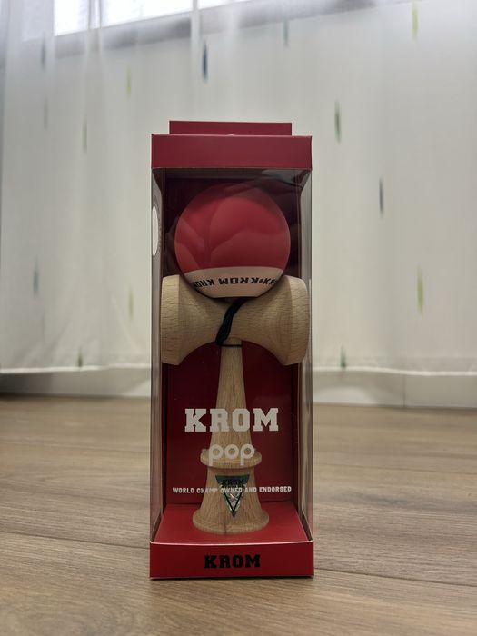 Kendama Krom pop roșu rubber