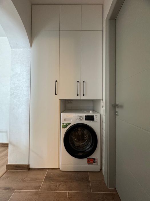 Închiriez apartament