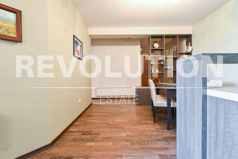 Продава се Тристаен апартамент в София, Хаджи Димитър - 95 кв.м за 1933 €/кв.м - Снимка #10