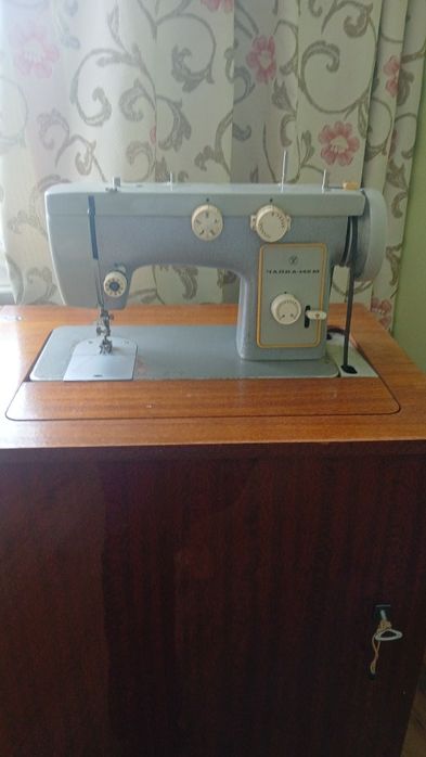 Швейная машинка "Чайка"