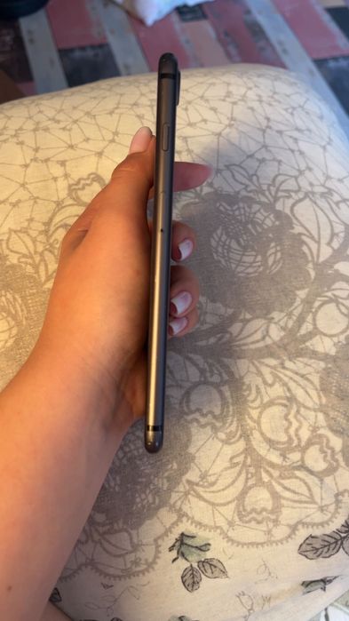 Продавам iPhone 8 Plus 256GB в черен цвят много добро състояние и напълно работещ телефон.