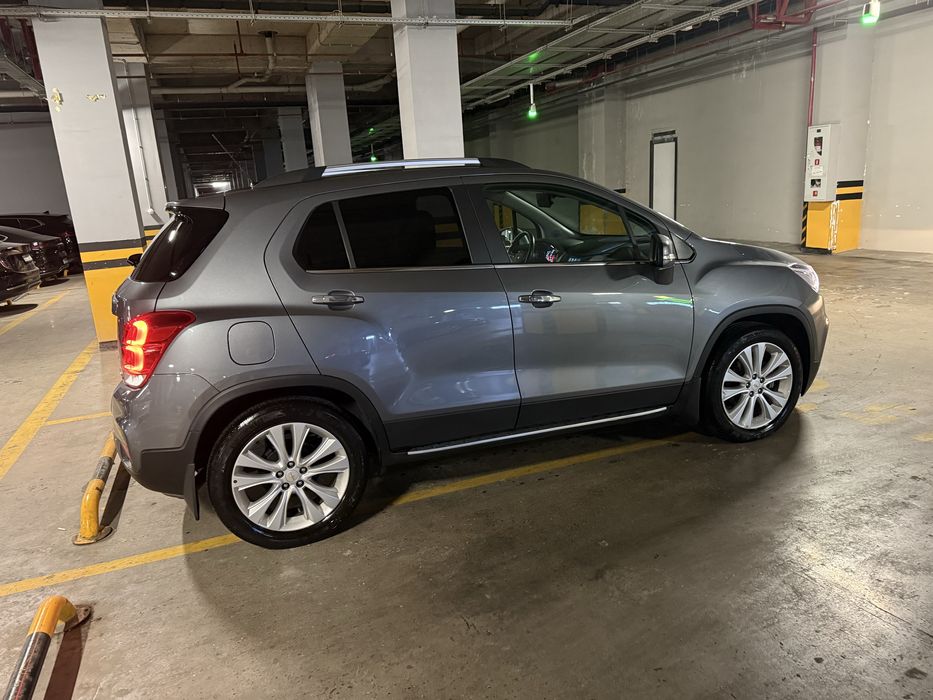 Срочно продается Tracker Premier