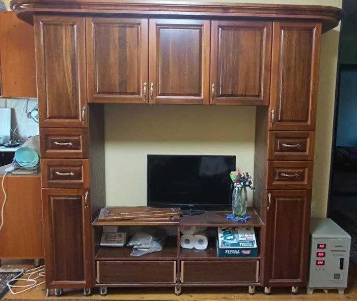 Продам  качественную стенку в зал или гостиную