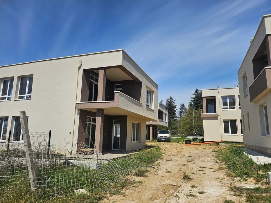 Къща с четири спални - ново стройтелство