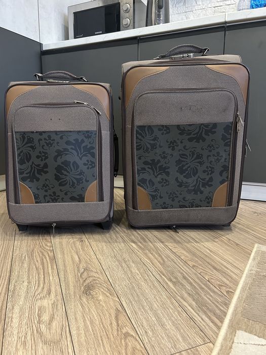 Продам чемоданы