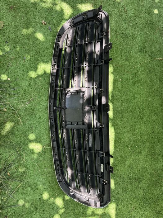 Решетка за Mercedes W213 с дистроник