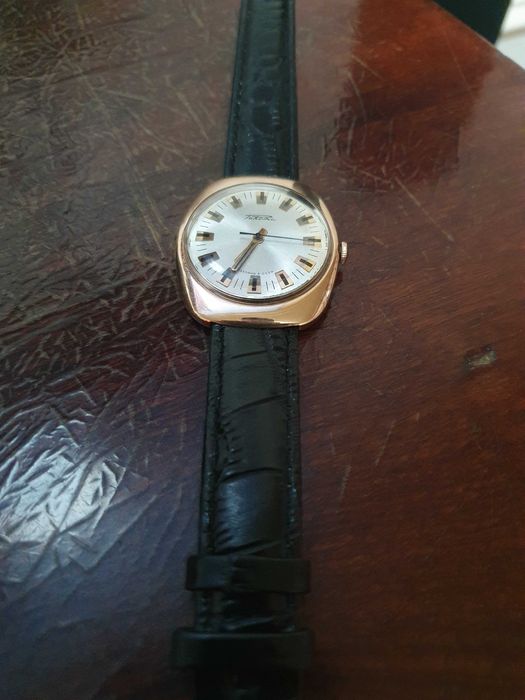 Злотые часы отличное состояние