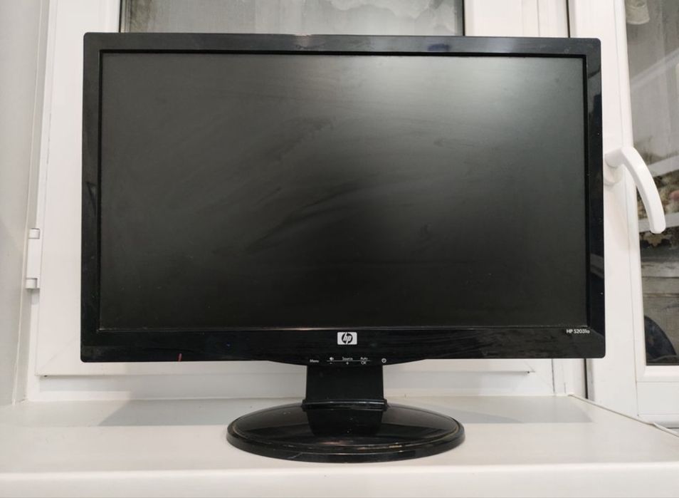 продам монитор hp s2031a