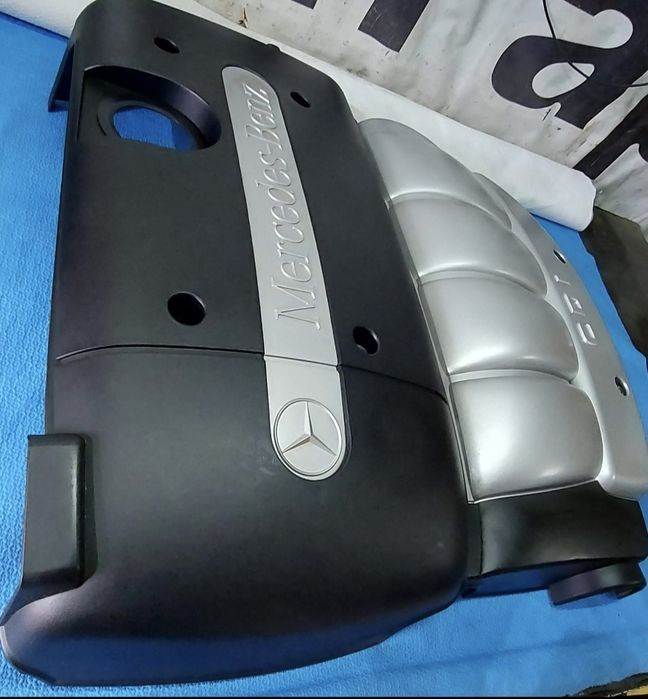 ПВЦ декоративен капак двигател  мерцедес 2.2CDI 2004г