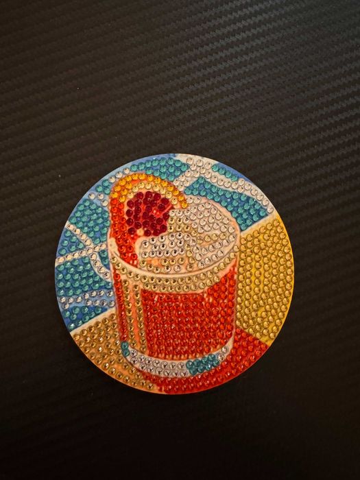 Диамантени поставки за чаши