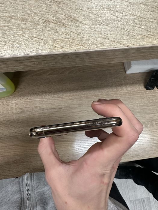 Продам Iphone 11 Pro Max