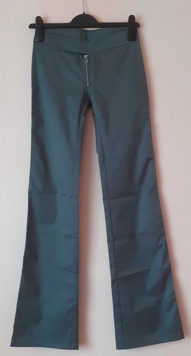 Pantaloni gri inchis