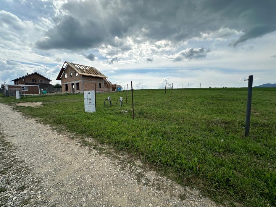 De vânzare teren intravilan 1.100 mp în Satu Nou, comuna Halchiu, județul Brașov