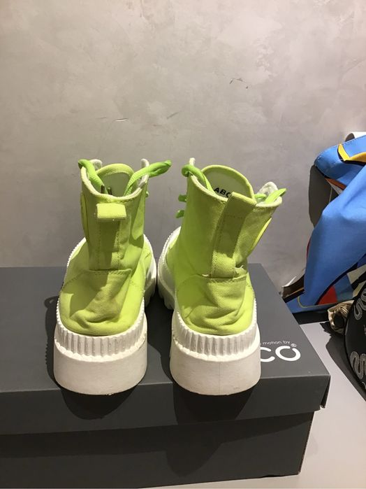 Електриково-зелени, летни кецове