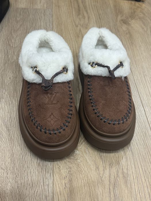 Luis Vuitton - Cortina Closed Mule