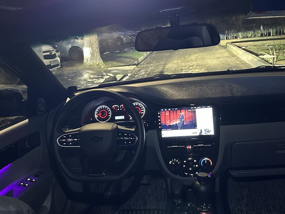 Продаю lacetti 1.8