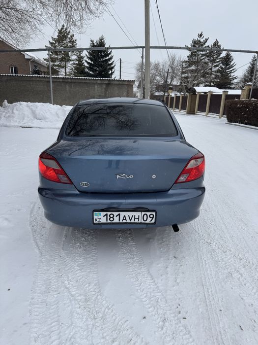 Kia Rio 2001 год
