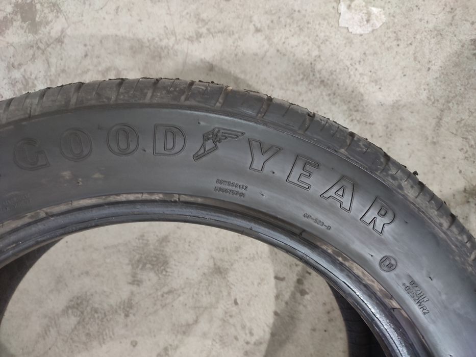 Продам комплект резины 215/55/17