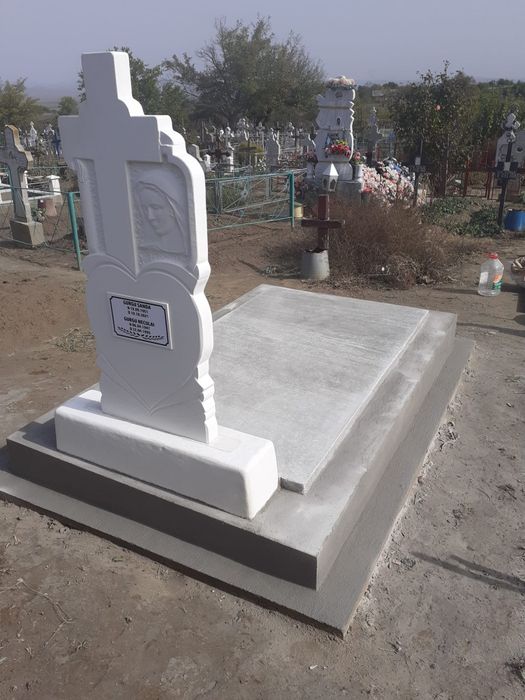 Realizam Monumente 0,7,4,0,5,7,9,6,6,3  borduri,capace arcade,etc