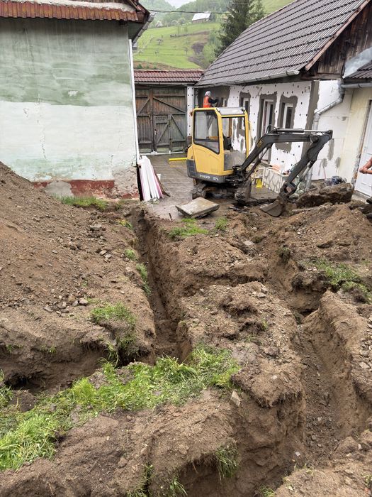 Miniexcavator demolari sapaturi fundatii decopertari nivelare teren evacuare moloz fose septice bransamente