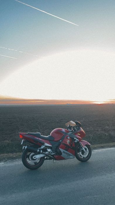 Honda cbr super black bird 1100
