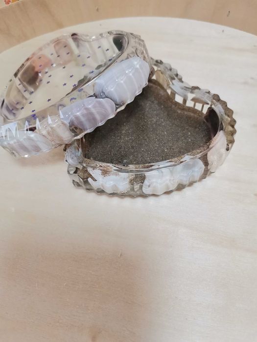 Кутийка от епоксидна смола