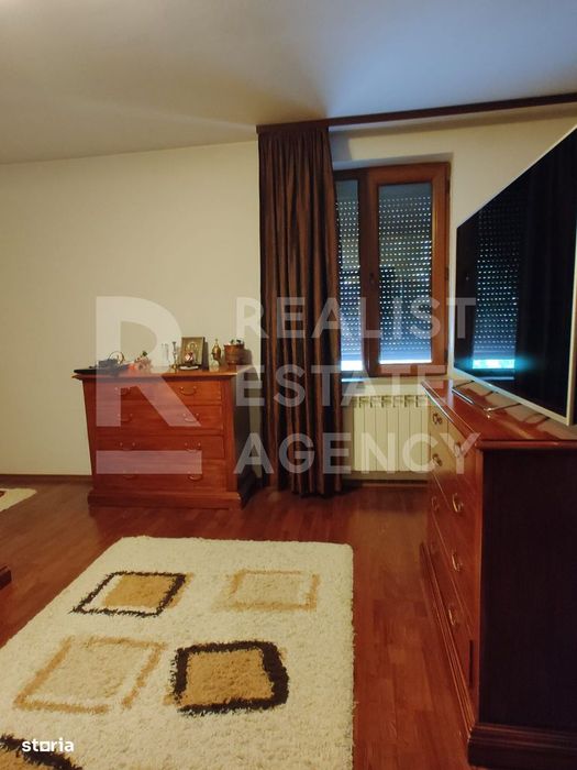 Vilă individuală 430 mp utili, teren 2.000 mp, Iași