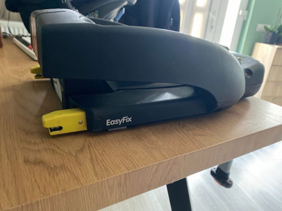 Scoică Maxi-Cosi CabrioFix + Bază ISOFIX EasyFix