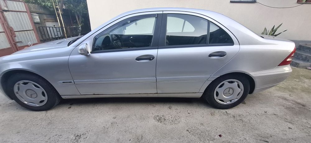 Mercedes-Benz C 180
