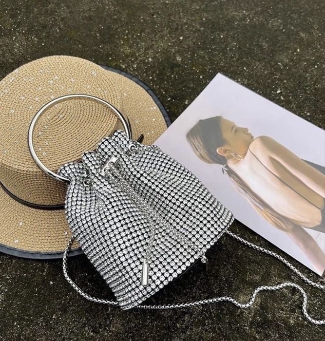 Продам сумка (клатч) со стразами