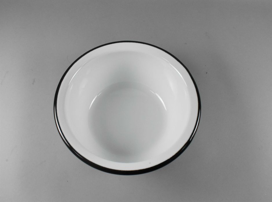 Емайлирана  купа